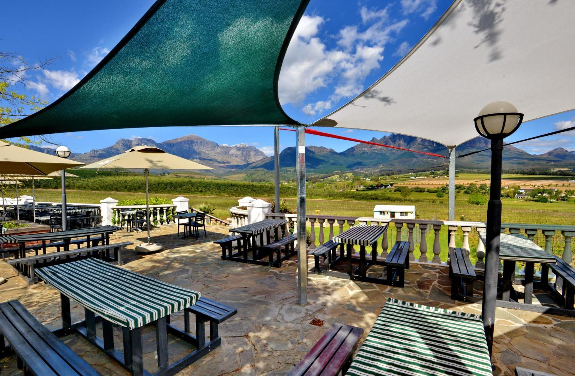 The Coach House At Val Du Charron Hotel Wellington Exterior foto