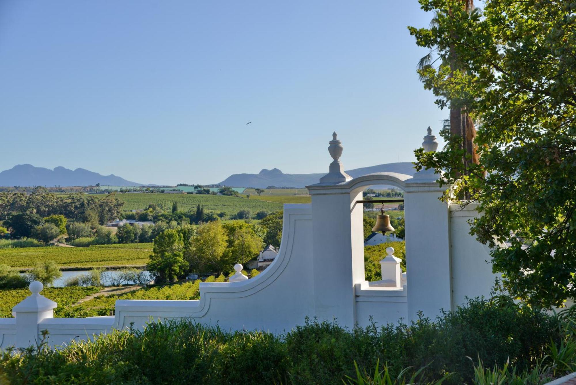 The Coach House At Val Du Charron Hotel Wellington Exterior foto