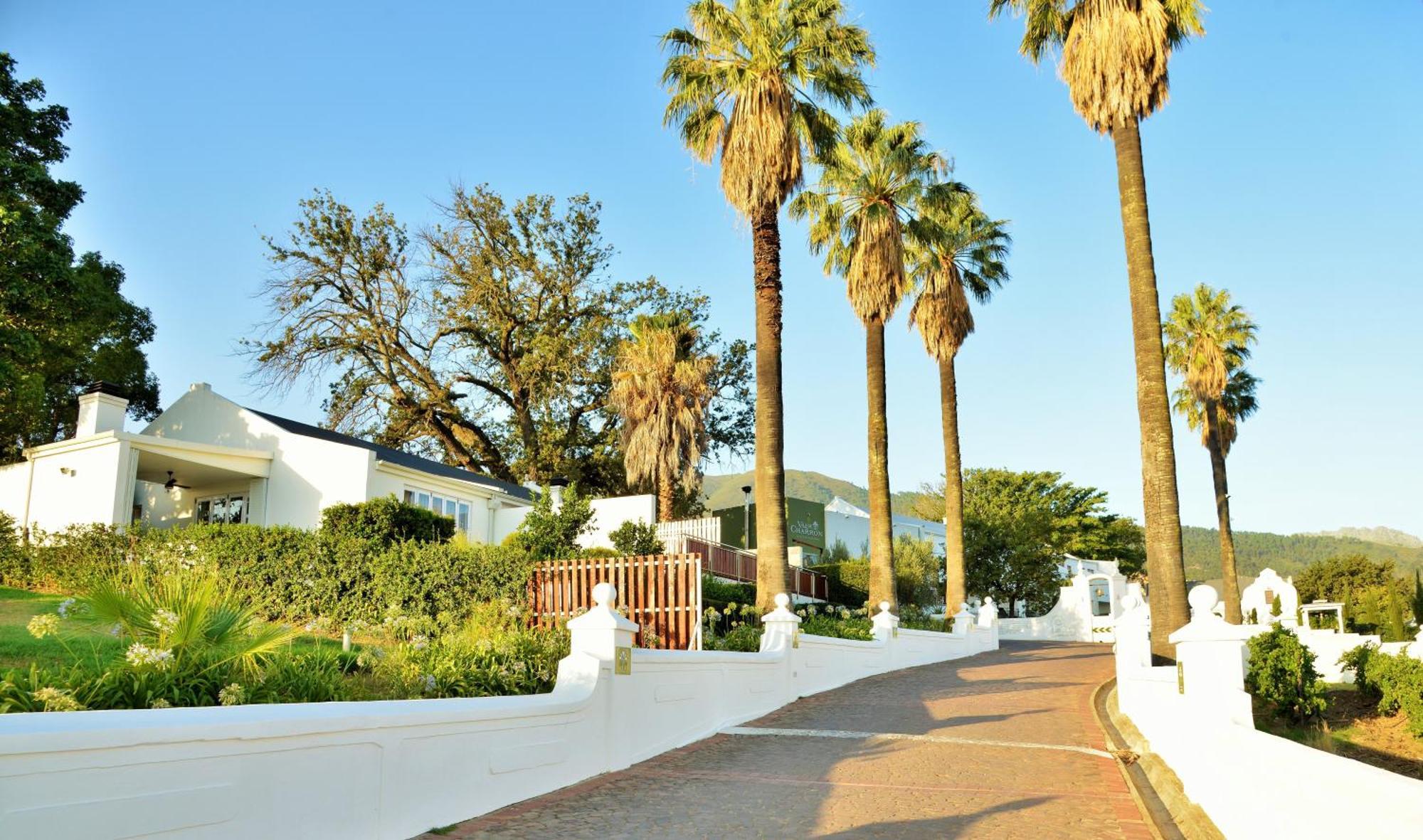 The Coach House At Val Du Charron Hotel Wellington Exterior foto