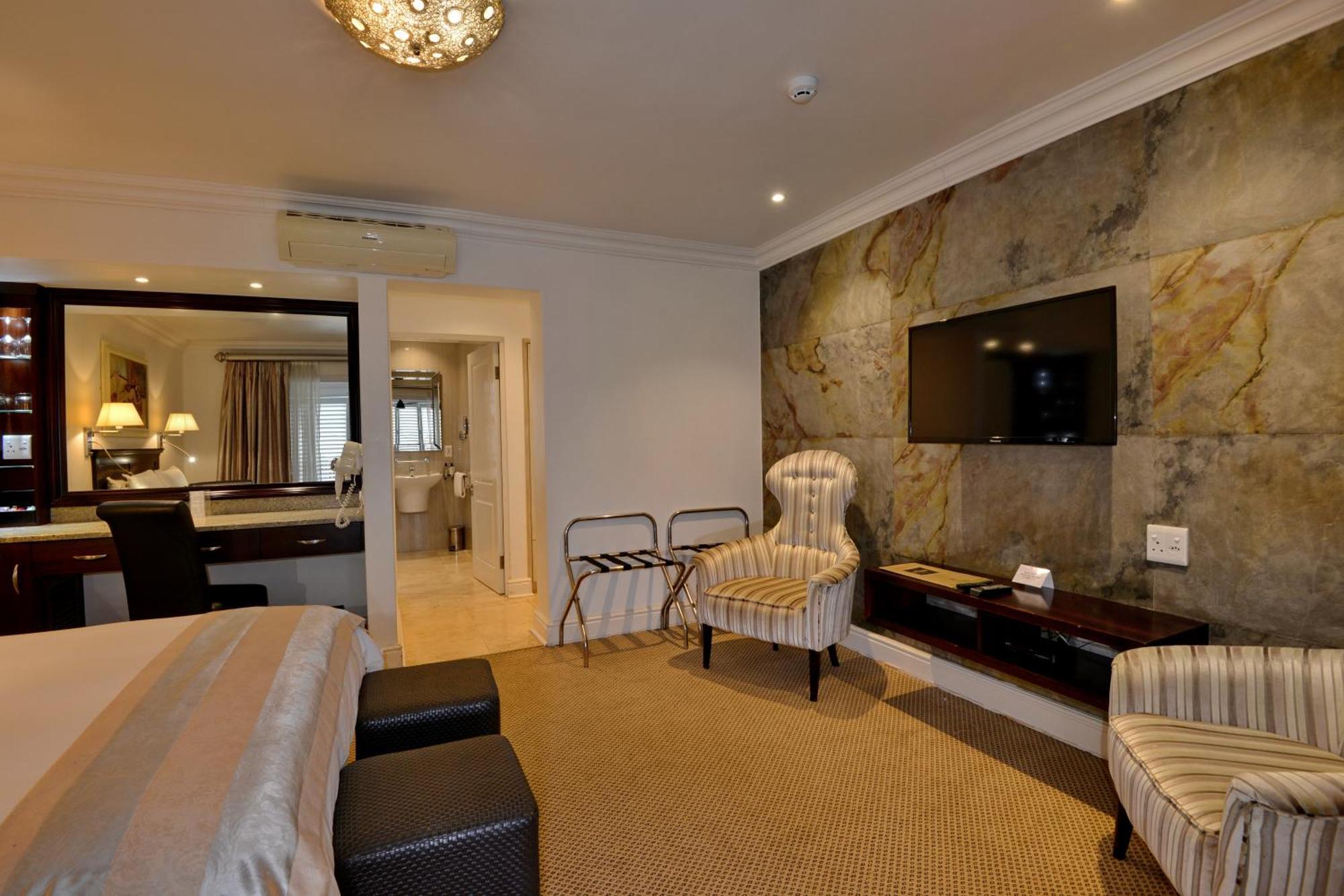 The Coach House At Val Du Charron Hotel Wellington Exterior foto