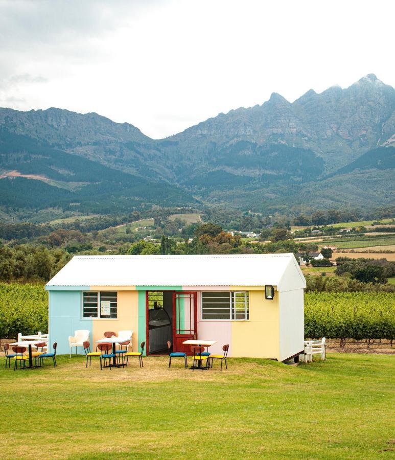 The Coach House At Val Du Charron Hotel Wellington Exterior foto