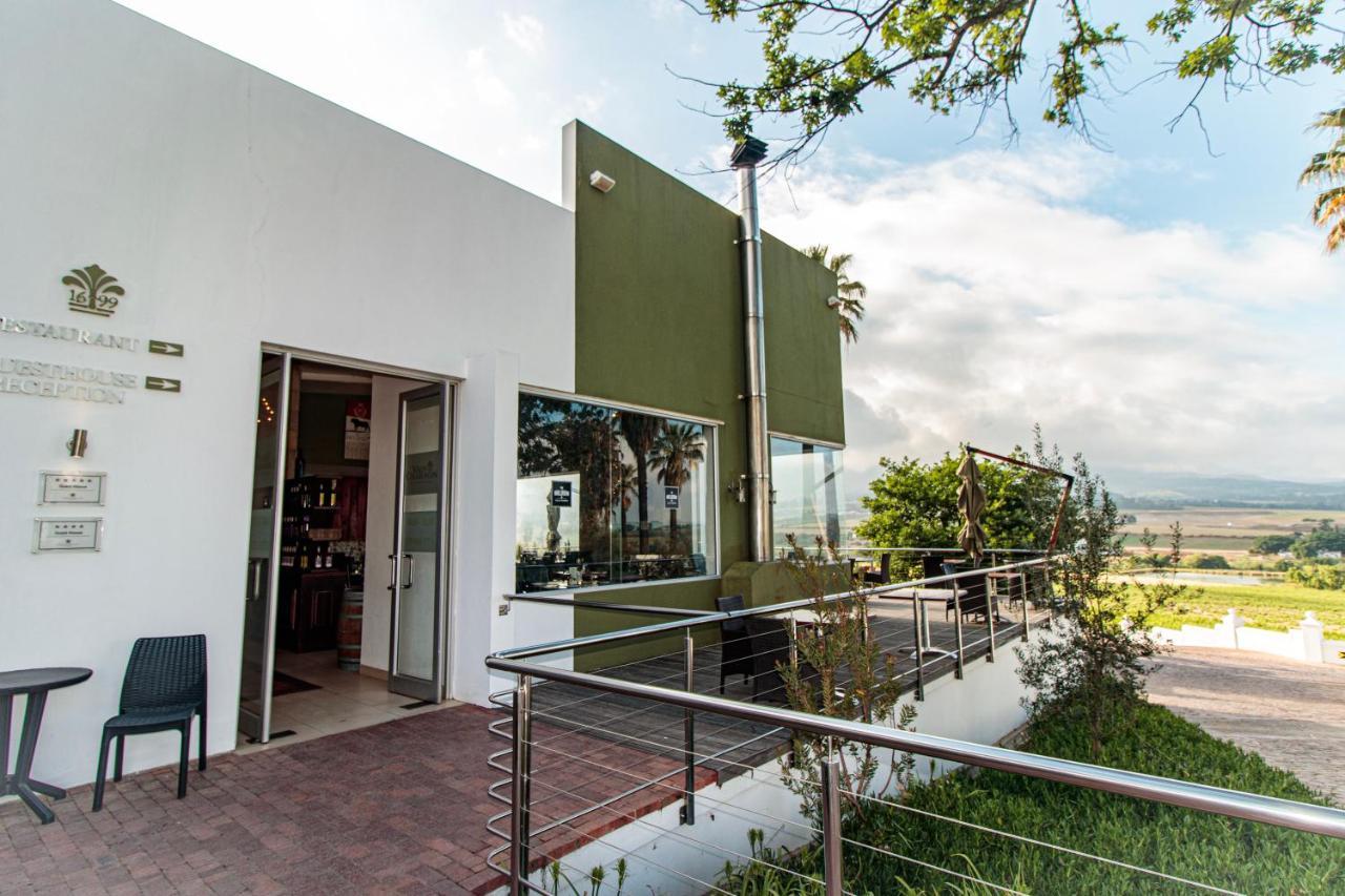 The Coach House At Val Du Charron Hotel Wellington Exterior foto